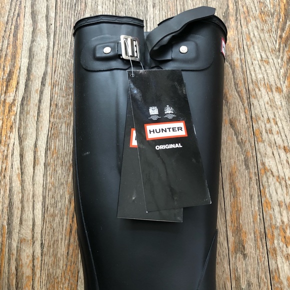 NWT Black Hunter Rain Boots - Picture 2 of 5